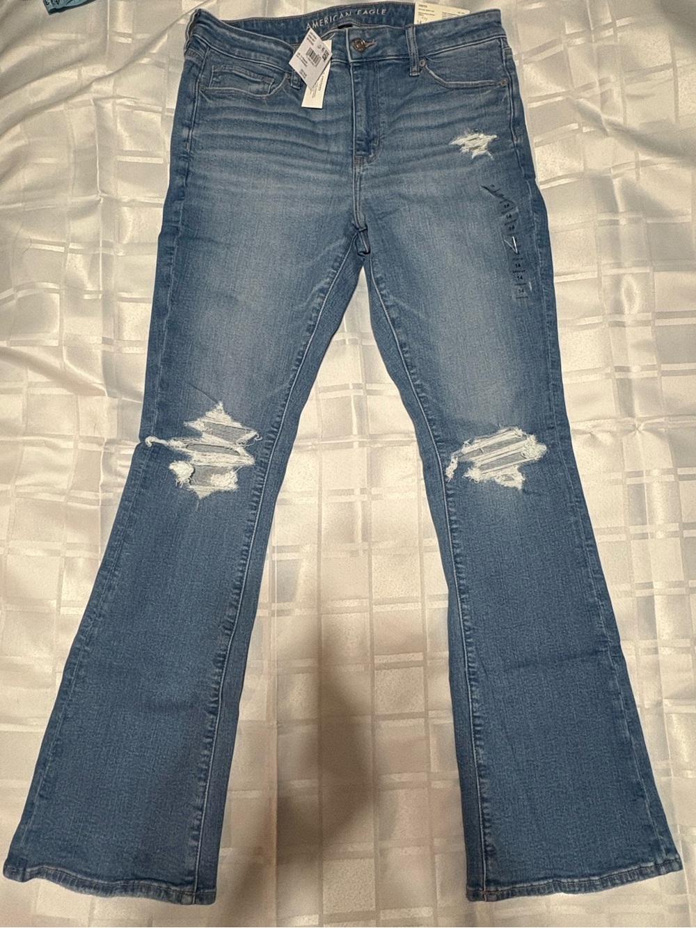 Woman’s American Eagle Outfitters Jeans, High-Rise - Picture 4 of 14